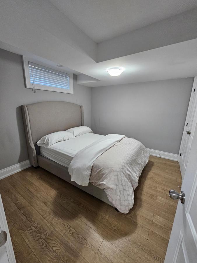 Basement Apartment In Luxury Beach House Toronto Exterior foto